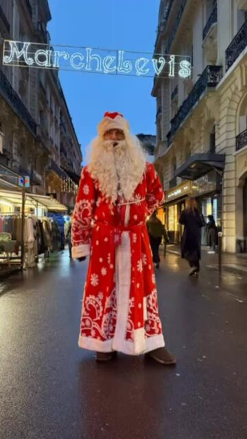 Le Père Noël est rue de Lévis !!!
Merci à l’association des commerçants