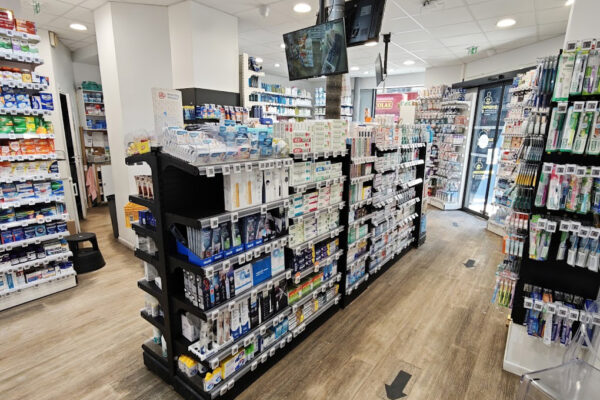 Pharmacie de la Terrasse Rue de Lévis Paris 17e
